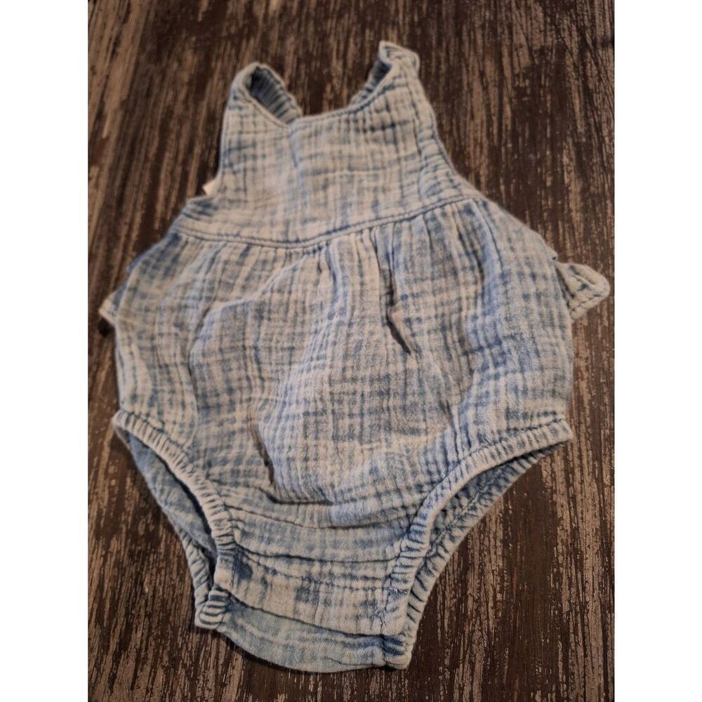 Baby Gap Crinkle Gauze Shorty Acid Wash One Piece Romper Size 0-3 Month